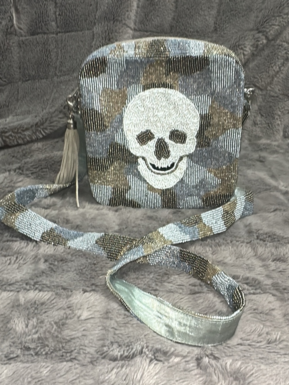 Moyna Camouflage Beaded Skull Crossbody Bag. (Bag19)